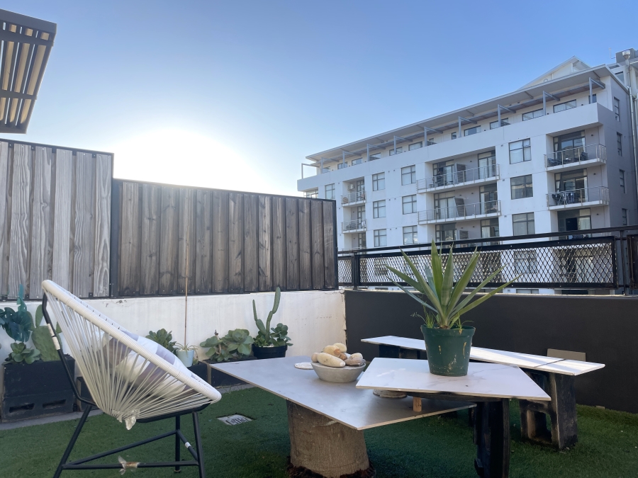 2 Bedroom Property for Sale in Woodstock Western Cape